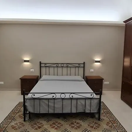 Sikeliafourrooms Guest house *